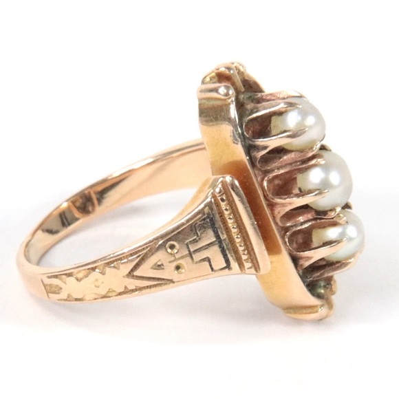 Vintage 14K Yellow Gold Pearl Carved Ring - Picture 2 of 4